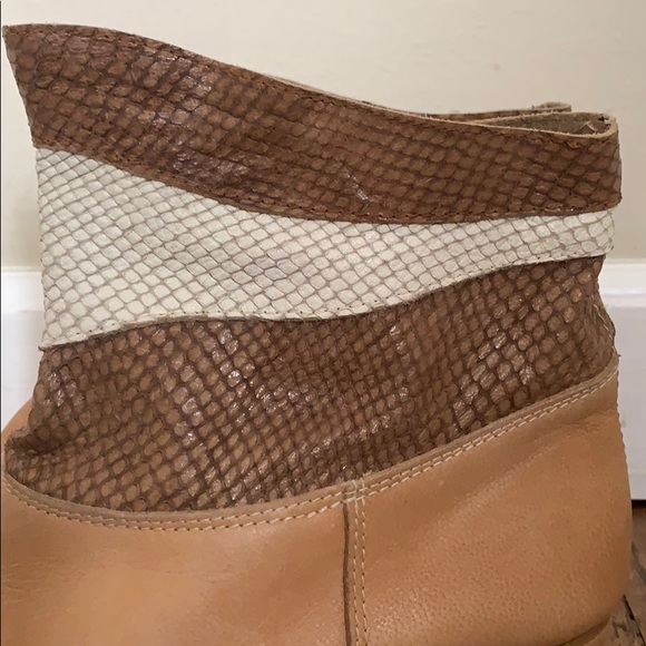 Italian Leather Booties - size 39 (fit like a 38) - Picture 4 of 5